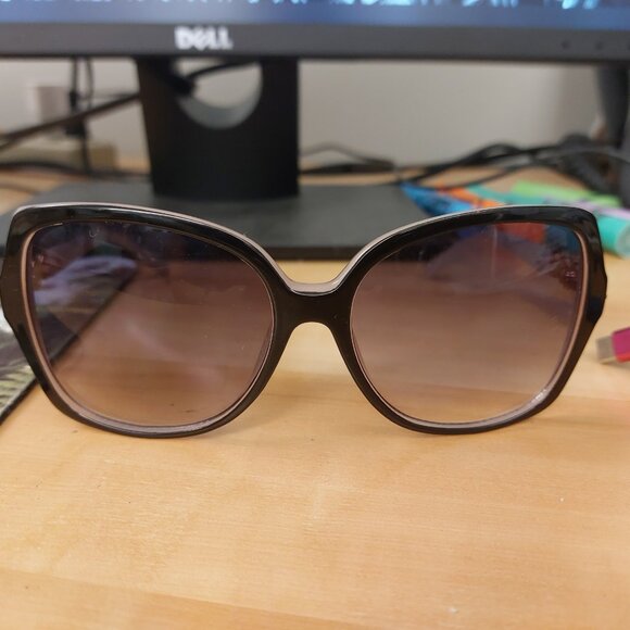 Foster Grant Modern Oversized Trendy Sunglasses Beautiful Blingy Sides SR0423 - Picture 1 of 14